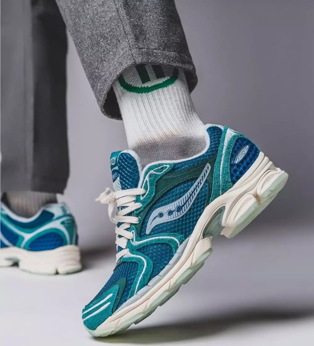 Saucony X END. Clothing Progrid Triumph 4 “Nessie” - Men’s shoes