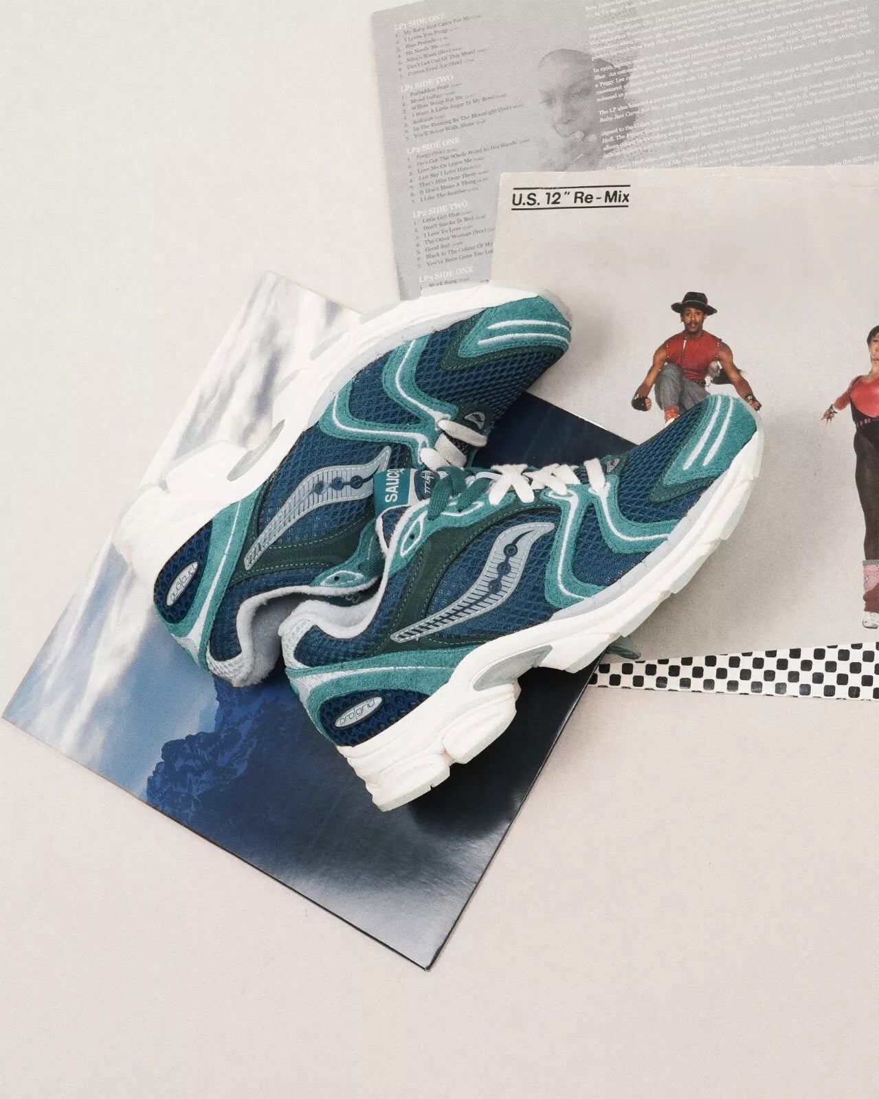 Saucony X END. Clothing Progrid Triumph 4 “Nessie” - Men’s shoes