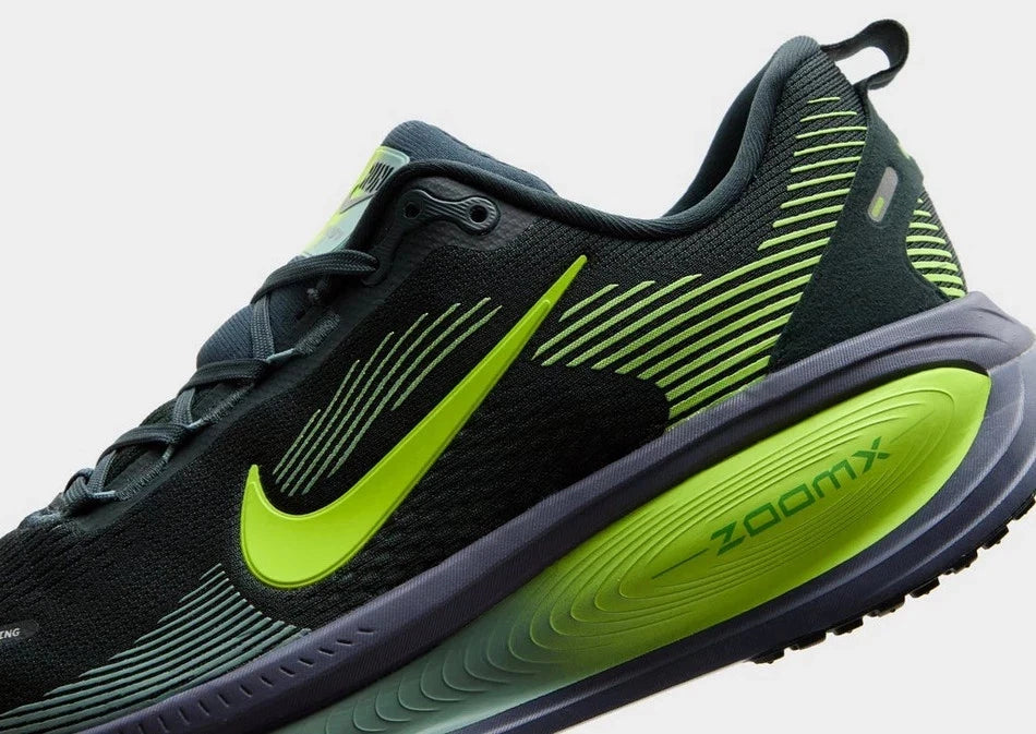 Nike Vomero 18 Men's Shoes in Green